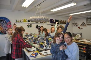 uniek kinderfeestje, vetro colorato, neerbeek, limburg, werken met koud vloeibaar glas, glasatelier